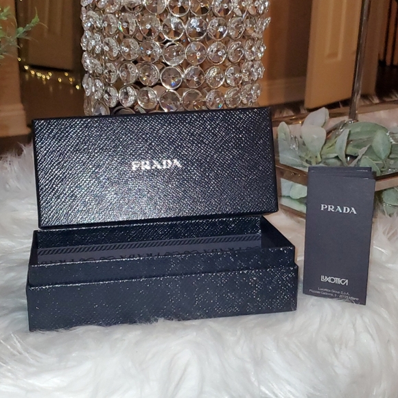 Prada Box - Picture 3 of 3